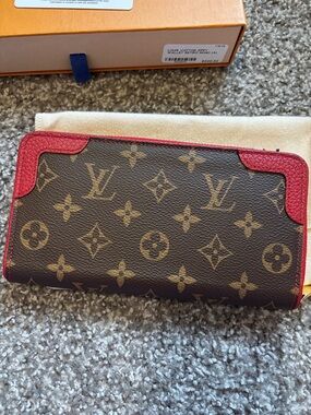 Louis Vuitton Monogram Canvas Wallet